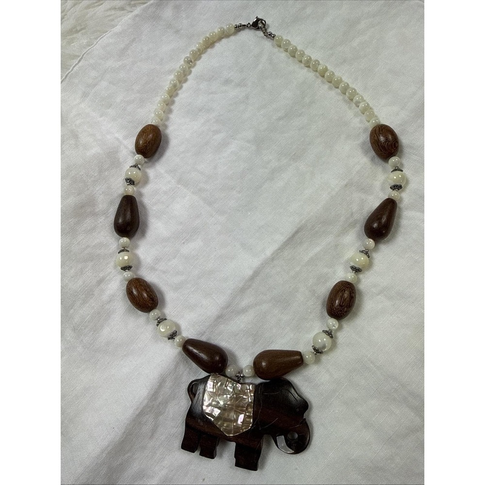 Vintage Lee‎ Sands Elephant Necklace Wood Pendant MOP Abalone Chunky 22"